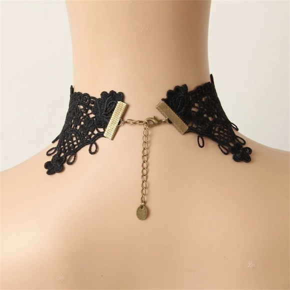 Choker Necklace - Picture 2 of 2